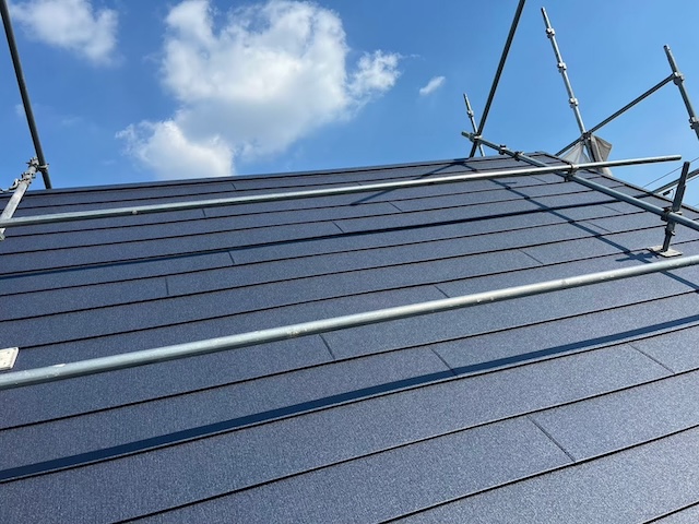 スーパーガルテクトを用いて屋根カバー